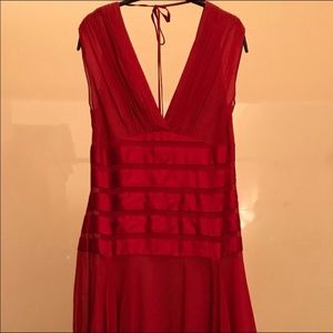 Gorgeous red cocktail dress 💃